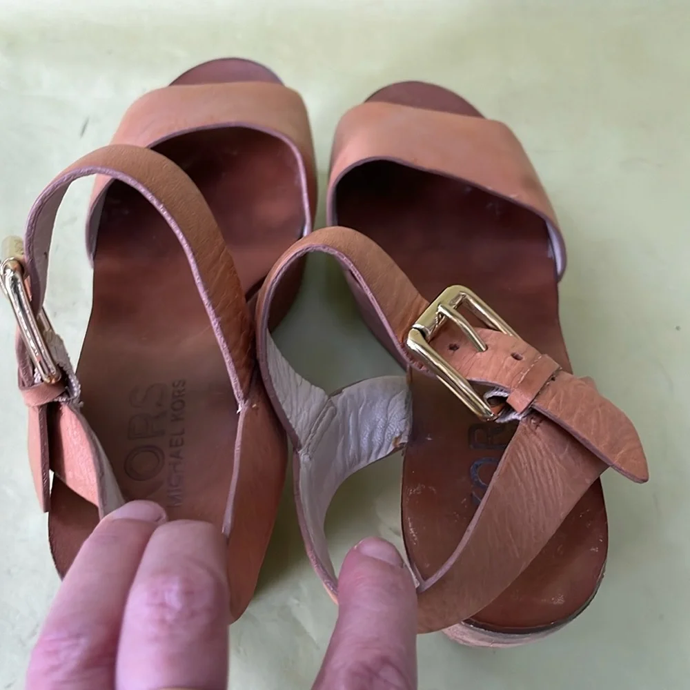 Vintage caramel color/gold Kors Michael Kors leather wedges